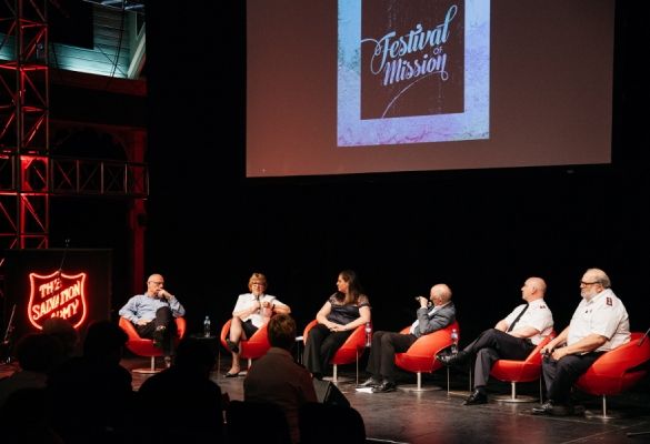 Making Salvos mission festive