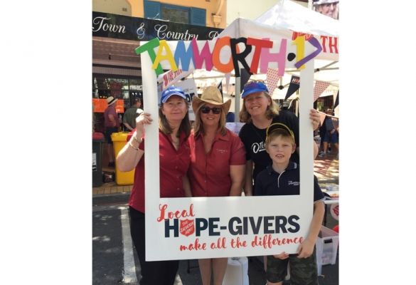 Salvos 'hope tent' a hit at Tamworth Country Music Festival