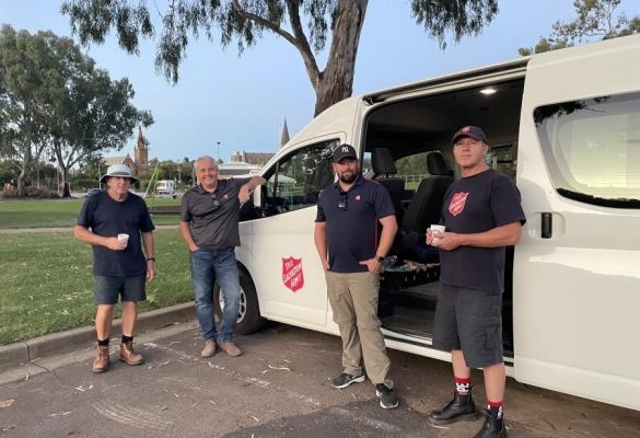 Friendship warms winter for Wagga's homeless