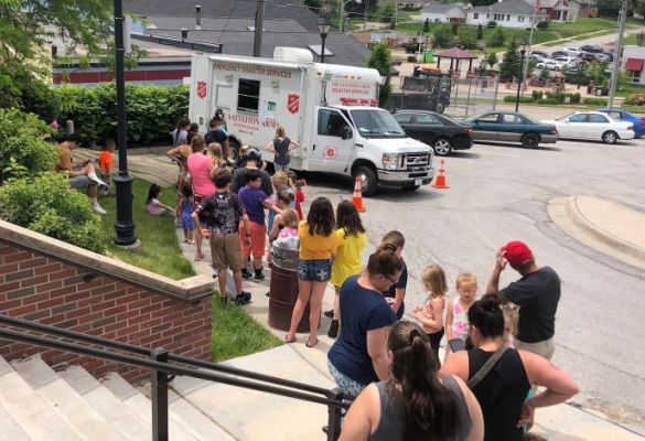 Mobile kitchen keeps kids cruisin' over summer