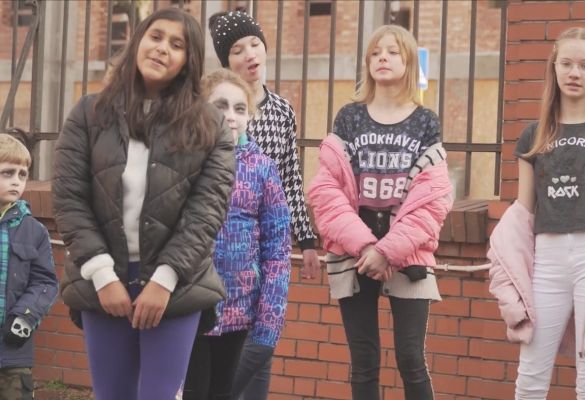 Warsaw children star in hip-hop video
