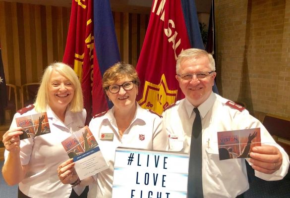 Thousands commit to #livelovefight