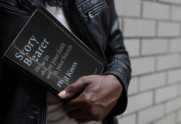 Book Review: Story Bearer by Phil Knox