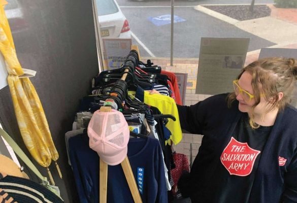 Hanging out for hope in Inverell