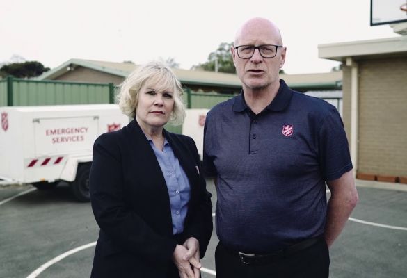Commissioners thank Salvos for service during bushfire emergency