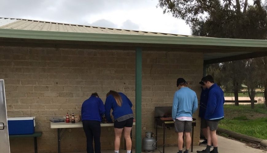 Lunch by the lake brings Ararat community together