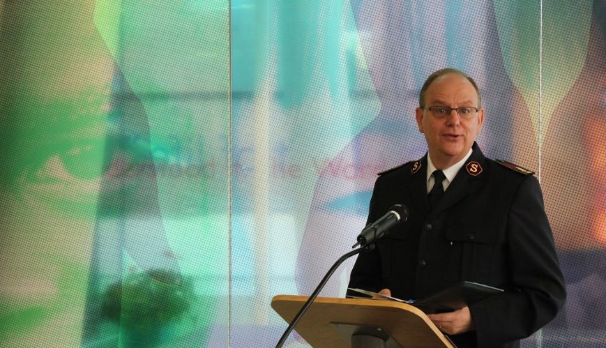 General Cox's New Year message focuses on "indiscriminate love"