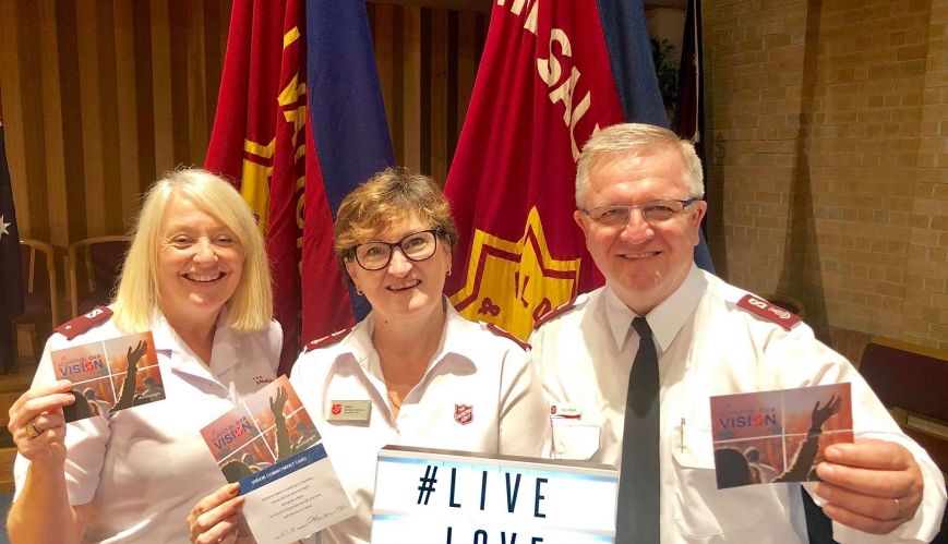 Thousands commit to #livelovefight