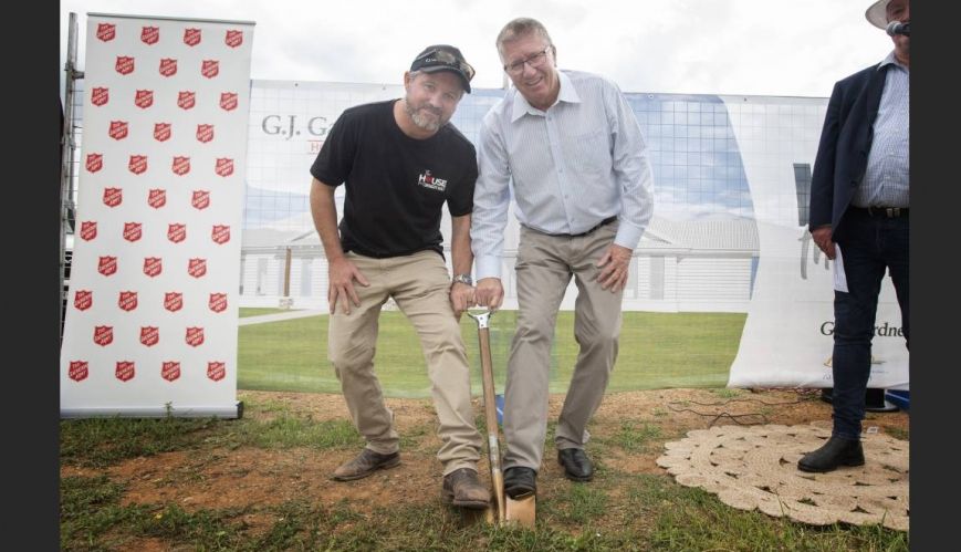 Tamworth turns the sod on drought relief