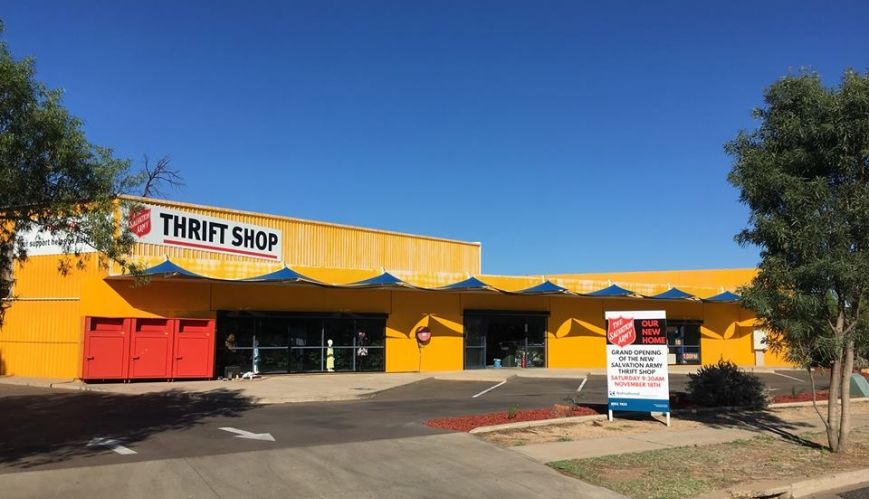 Alice Springs community says "hello yellow" to new thrift shop