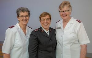 Army leaders honour retired officers 