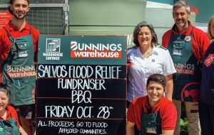 Bunnings puts on a sausage sizzle for the Salvos