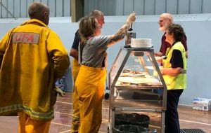 Salvo volunteers step up as fire crisis grips the nation