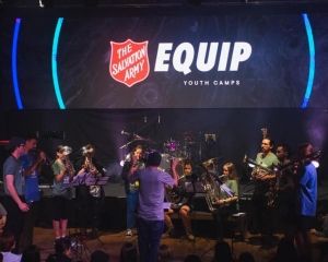 Equip t-shirt band