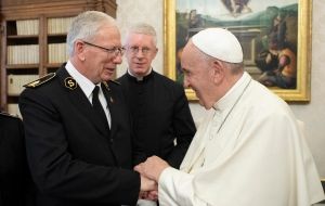 General Peddle meets with Pope Francis
