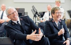 Peddles' warmth and accessibility delight Salvationists during Australia visit