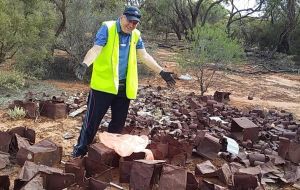Building community a load of rubbish for Riverland Corps